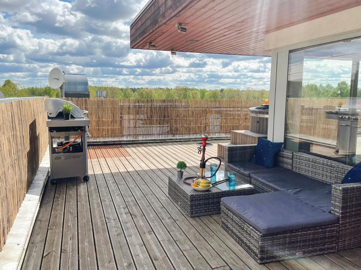 Skyhouse Lux Penthouse & Apartment